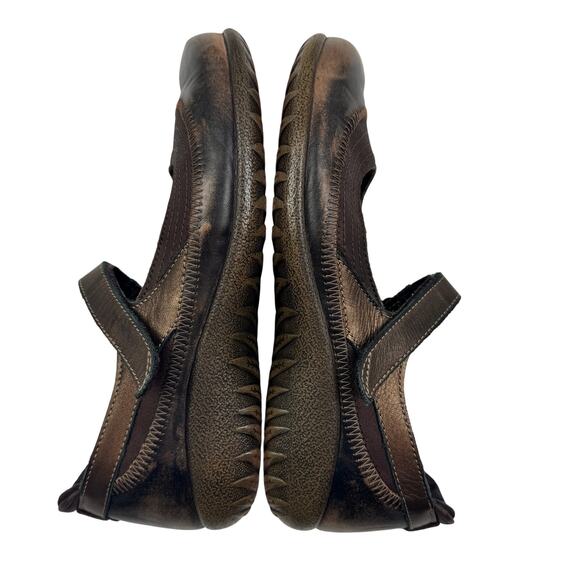 Naot Kirei Distressed Leather Mary Jane Slip-On Comfort Flats Women's Size 7 - Picture 6 of 8